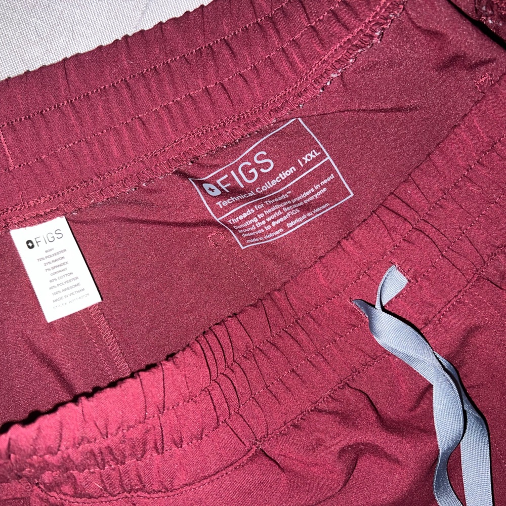Figs Women's Burgundy Zamora™ - High Waisted Scrub
Pants - XXL / Burgundy NWOT